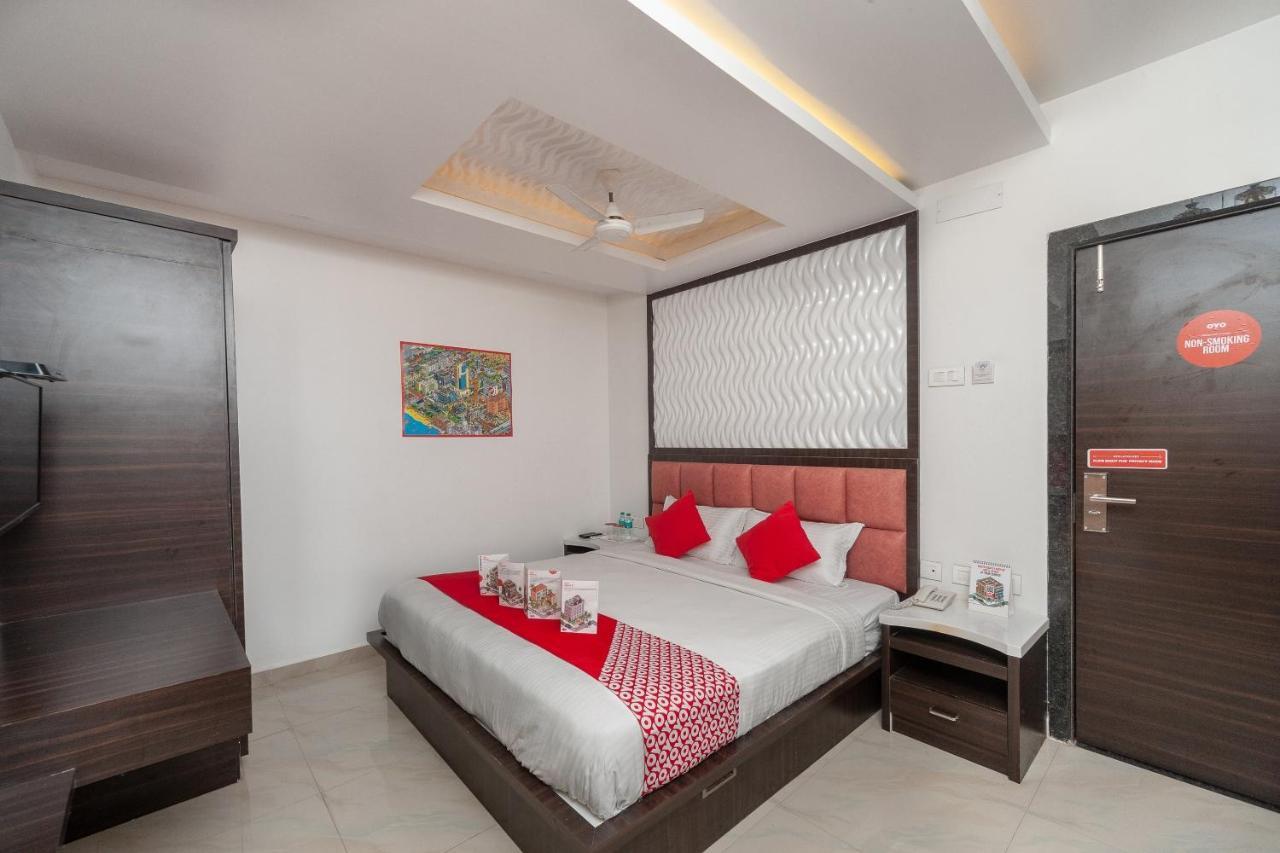 Capital O Admire Suit Hospitality Chennai Exteriör bild