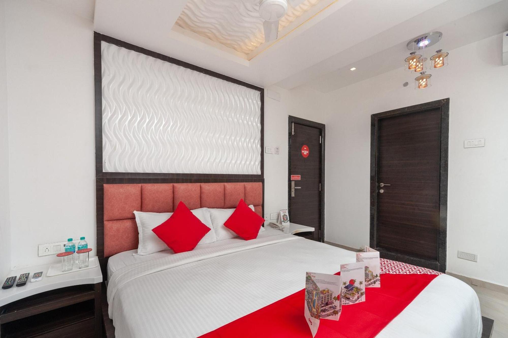 Capital O Admire Suit Hospitality Chennai Exteriör bild