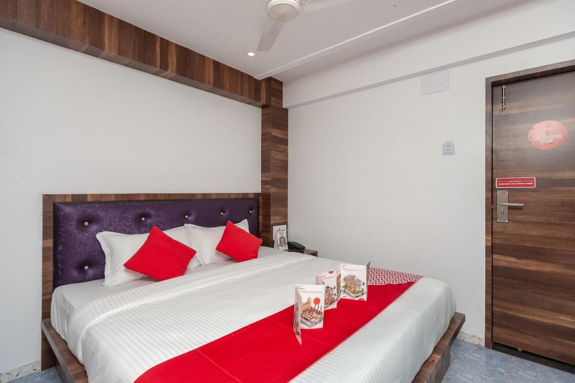 Capital O Admire Suit Hospitality Chennai Exteriör bild
