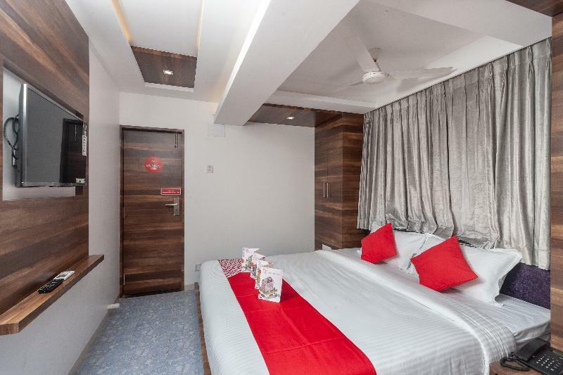 Capital O Admire Suit Hospitality Chennai Exteriör bild